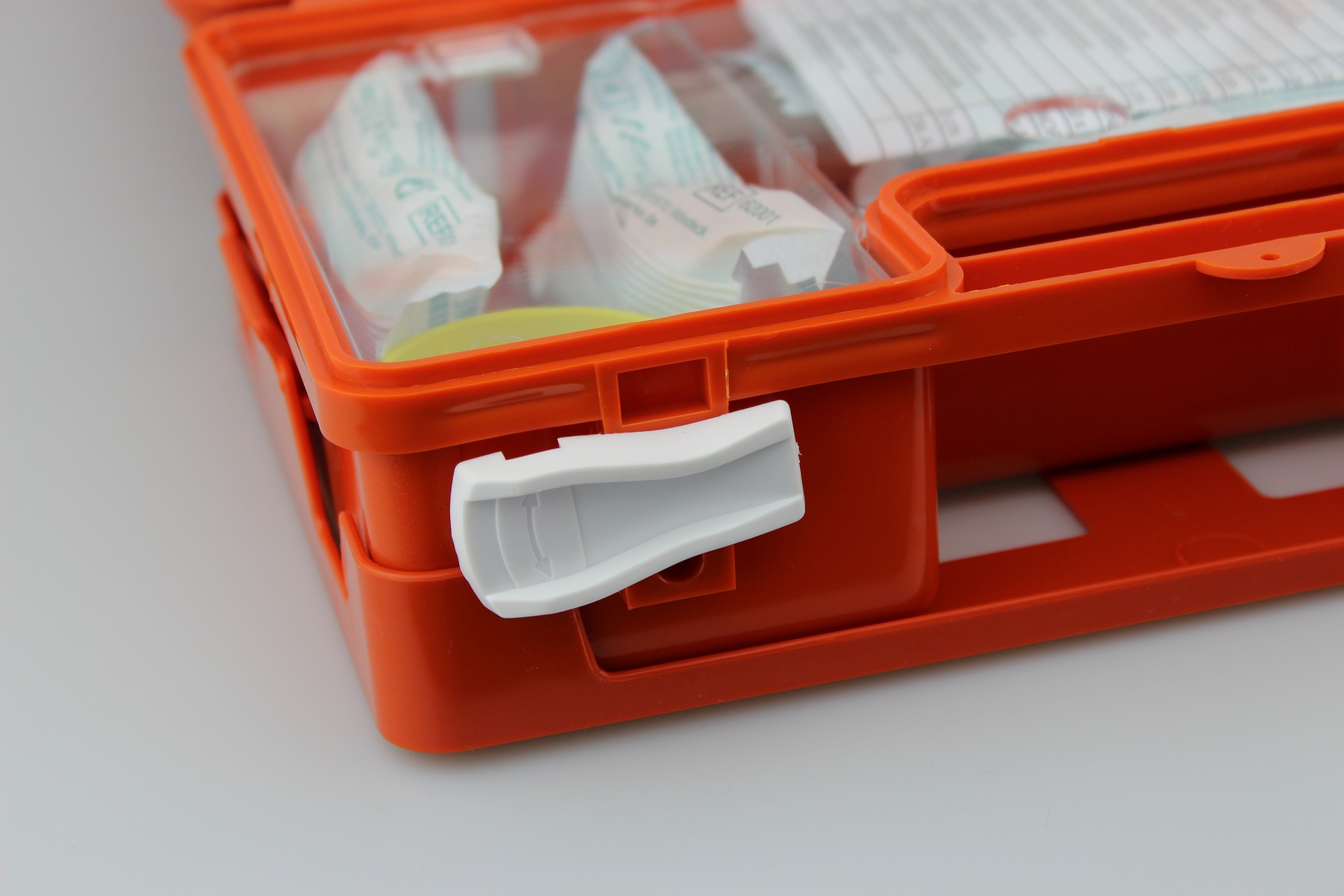 5 Items Every Driver Should Always Include in a Car First Aid Kit